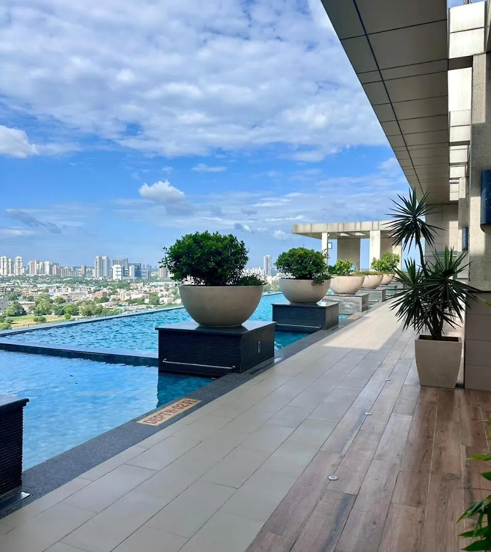 アパート Green Studio - Private Jacuzzi - Private Balcony グルガウン