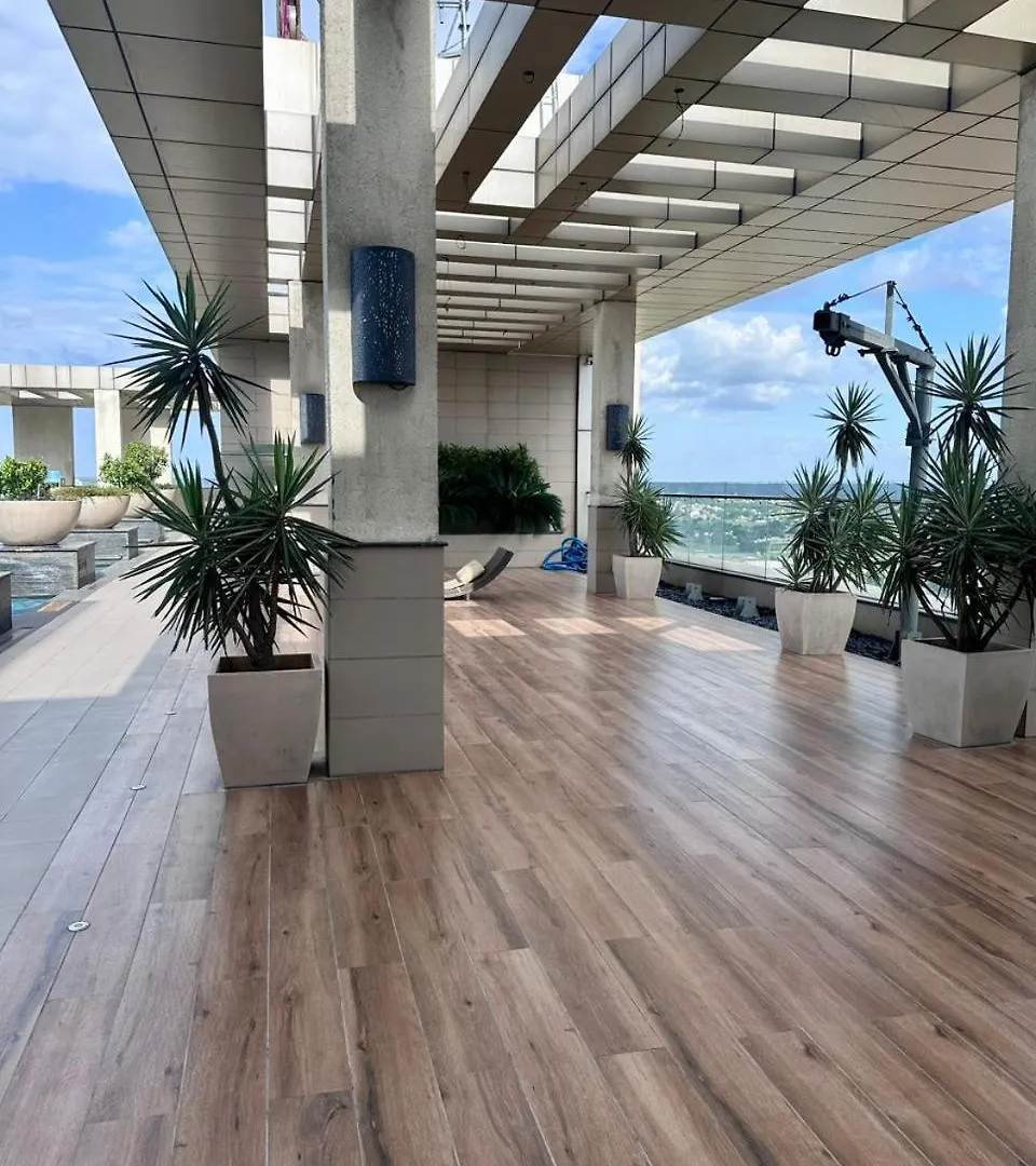 Green Studio - Private Jacuzzi - Private Balcony グルガウン 0*,  インド